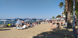 Dejavu beach'in fotoğrafı - rahatlamayı sevenler arasında popüler bir yer