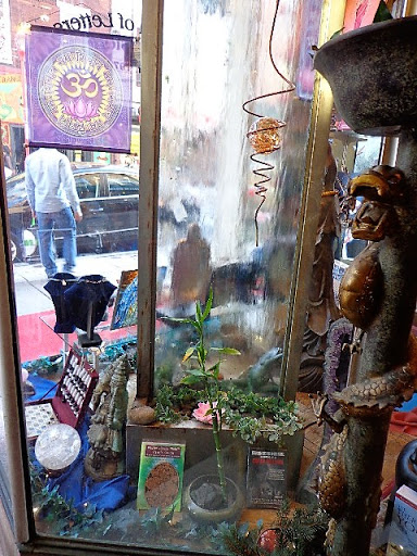 Book Store «Garland of Letters Bookstore», reviews and photos, 527 South St, Philadelphia, PA 19147, USA