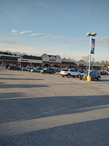 Grocery Store «Giant Food Stores», reviews and photos, 225 Lancaster Ave, Malvern, PA 19355, USA