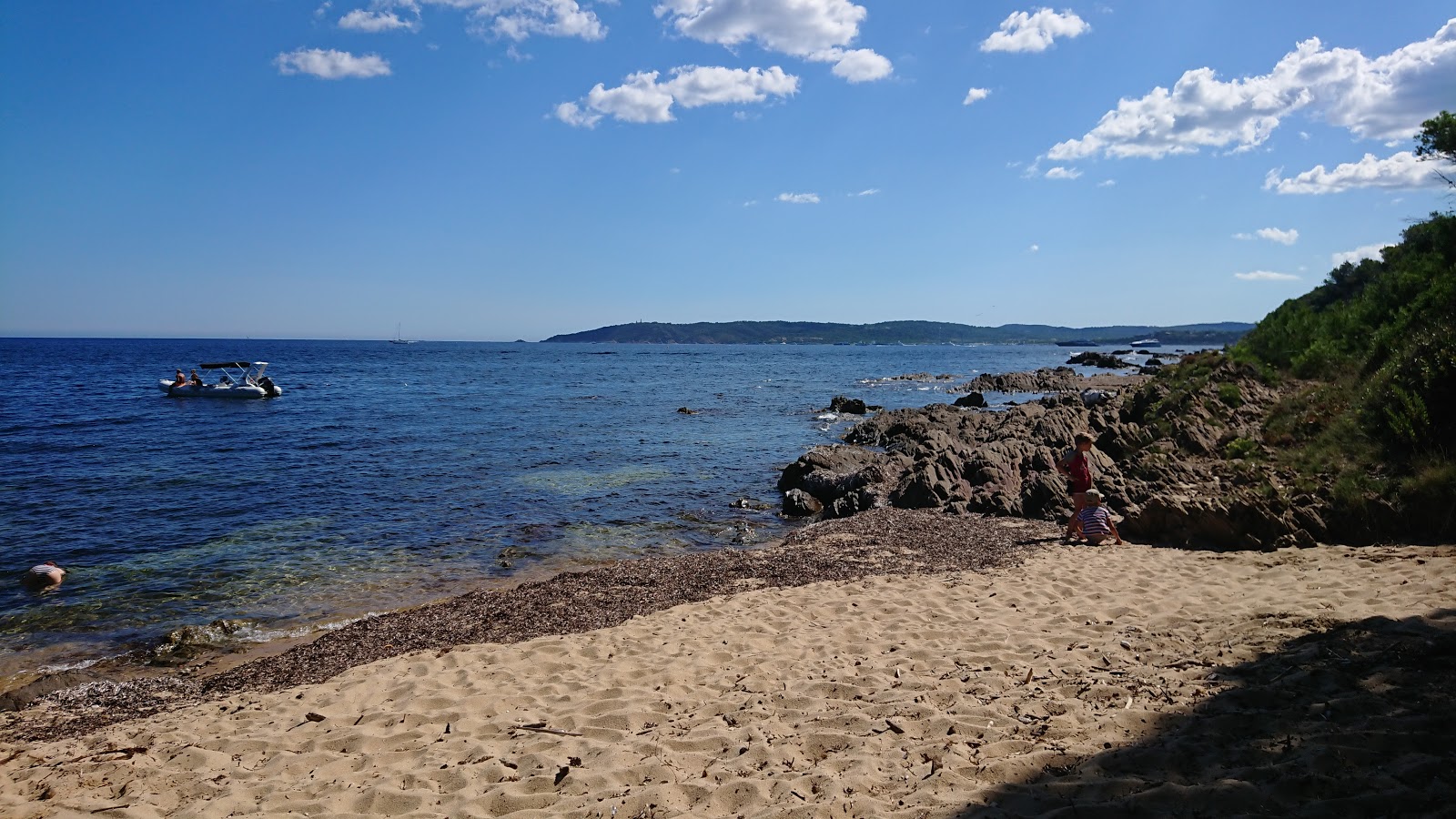 Foto di Plage de la Garrigue con una costa dritta