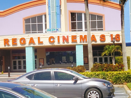 Movie Theater «Regal Cinemas The Loop 16 & RPX», reviews and photos, 3232 N John Young Pkwy, Kissimmee, FL 34741, USA