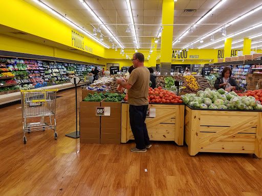 Shopping Mall «Central Shopping Plaza», reviews and photos, 3825 NW 7th St, Miami, FL 33126, USA