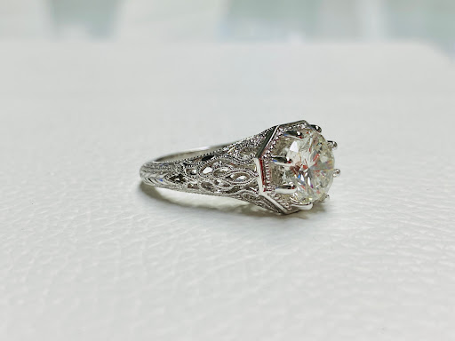 Jeweler «Laura Stanley Personal Jeweler», reviews and photos, 8201 Cantrell Rd, Little Rock, AR 72227, USA