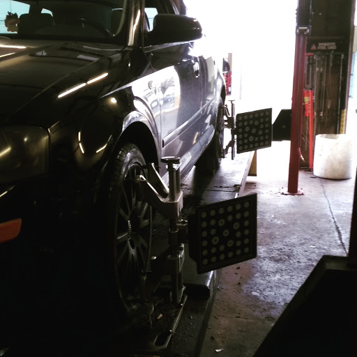 Auto Repair Shop «Meineke Car Care Center», reviews and photos, 120 N Dupont Hwy, New Castle, DE 19720, USA