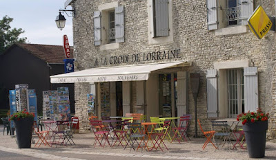 A la Croix de Lorraine à Colombey-les-Deux-Églises