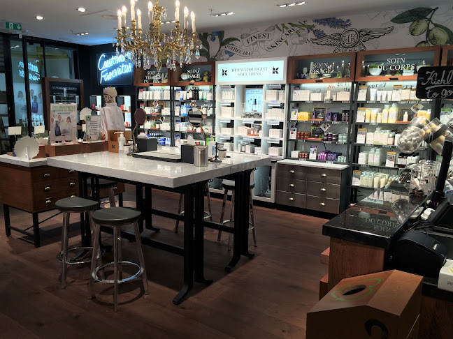 1 Cr de Rome, 75008 Paris