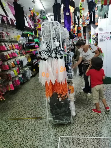 Stores to buy halloween costumes Cali
