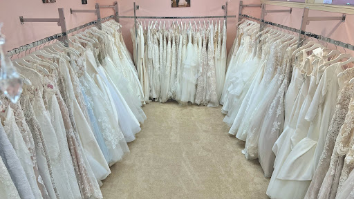 Bridal Shop «The Bridal Suite of Louisville», reviews and photos, 9948 Linn Station Rd, Louisville, KY 40223, USA