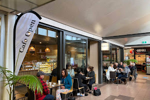 Browns St Heliers mall café