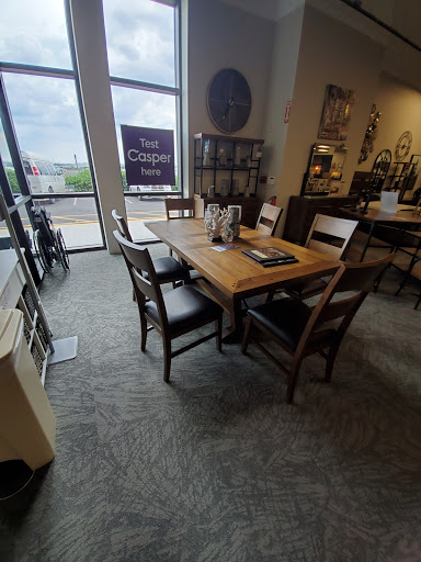 Furniture Store «Raymour & Flanigan Furniture and Mattress Store», reviews and photos, 2795 Richmond Ave, Staten Island, NY 10314, USA