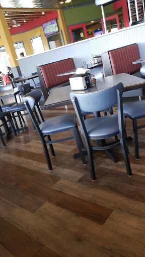 Pizza Restaurant «Round Table Pizza», reviews and photos, 16550 SE McLoughlin Blvd, Milwaukie, OR 97267, USA