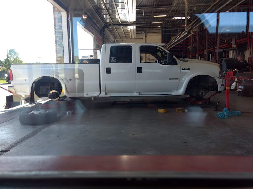 Tire Shop «Discount Tire Store - Liberty, MO», reviews and photos, 100 Stewart Ct, Liberty, MO 64068, USA