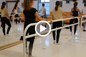Substanz - Schule für modernen Tanz image