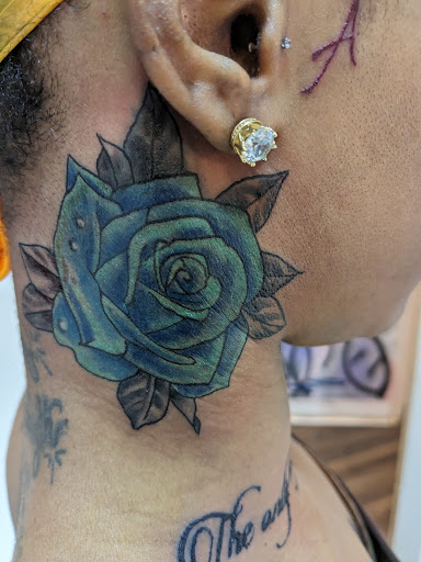 Explore barbed wire tattoo ideas, creative tattoo ideas in Cleveland, available at NBA tattoo