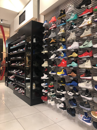 Shoe Store «Shoe Palace», reviews and photos, 447 Great Mall Dr #190, Milpitas, CA 95035, USA