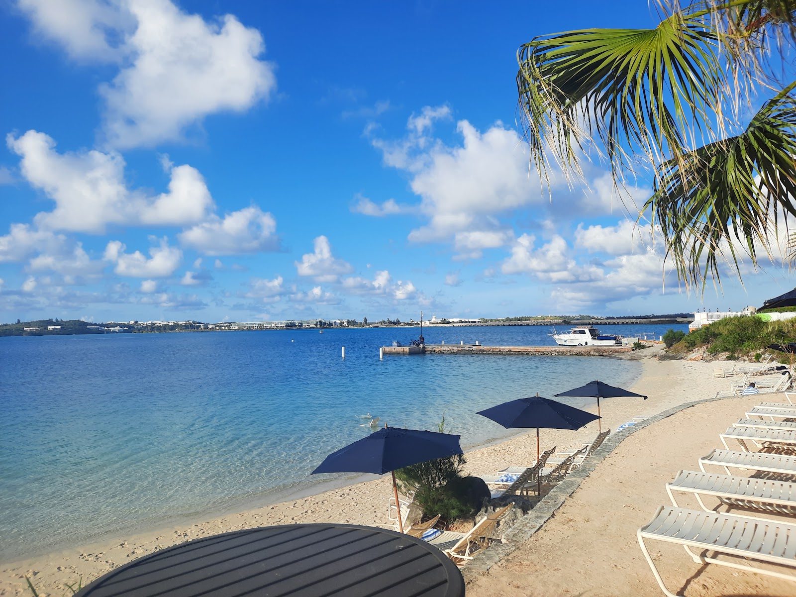 Photo de Grotto Bay Beach avec un niveau de propreté de très propre