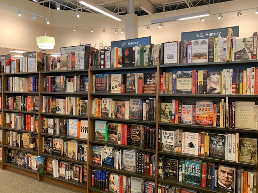 Book Store «Barnes & Noble Booksellers Fredericksburg/ Central Park», reviews and photos, 1220 Carl D. Silver Parkway, Fredericksburg, VA 22401, USA