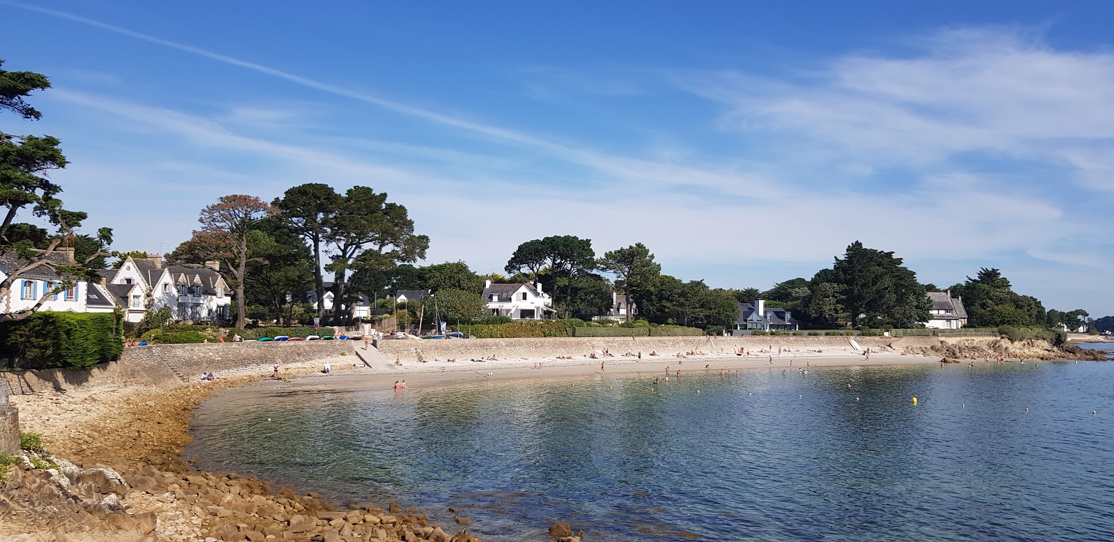 Foto von Plage de Kerbihan mit beiger sand Oberfläche