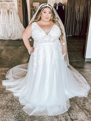 Bridal Shop «Strut Bridal Salon - Sizes 12+», reviews and photos, 226 W Southern Ave, Tempe, AZ 85282, USA