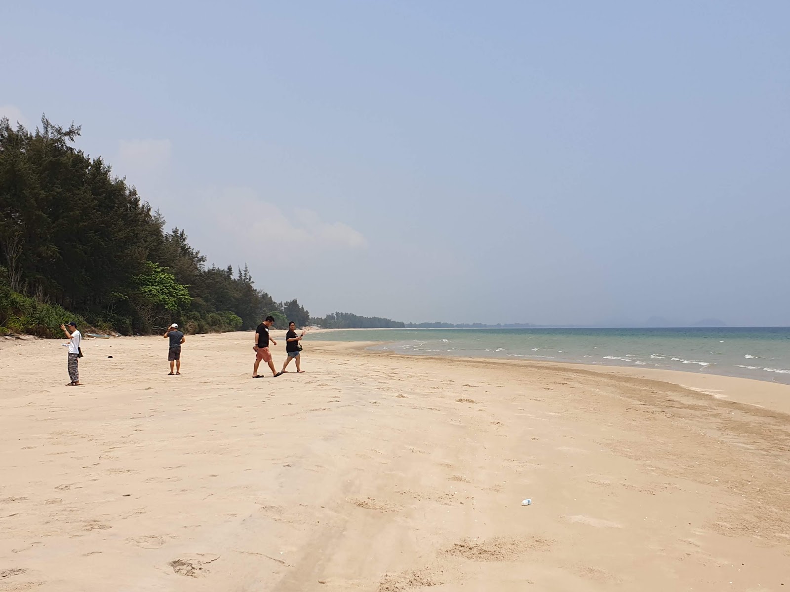 Don Samran Beach'in fotoğrafı düz ve uzun ile birlikte