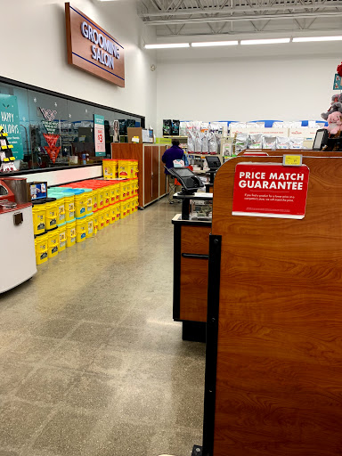 Pet Supply Store «PetSmart», reviews and photos, 291 Skokie Blvd, Northbrook, IL 60062, USA