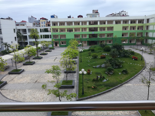 Trường THPT Chuyên Nguyễn Huệ