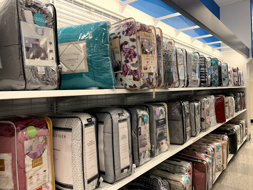 Clothing Store «Ross Dress for Less», reviews and photos, 15301 Manchester Rd, Ballwin, MO 63011, USA