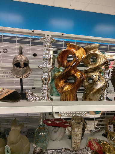 Clothing Store «Ross Dress for Less», reviews and photos, 19330 Plummer St, Northridge, CA 91324, USA