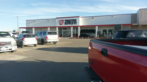 Home Improvement Store «Tractor Supply Co.», reviews and photos, 1715 W Oaklawn Rd a, Pleasanton, TX 78064, USA