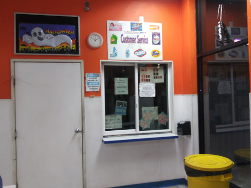 Laundromat «Laundromax», reviews and photos, 837 S Prairie Ave, Inglewood, CA 90301, USA