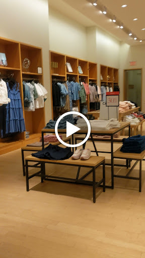 Clothing Store «J.Crew», reviews and photos, 29 Broadway, New Haven, CT 06511, USA