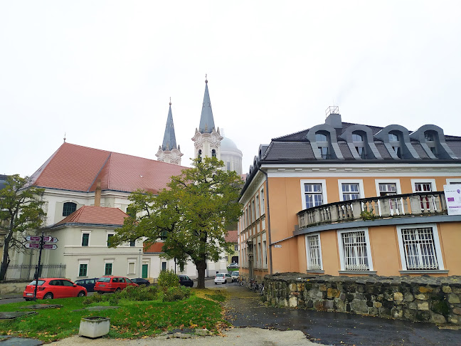 Hozzászólások és értékelések az Árpád-házi Szent Erzsébet Gimnázium, Óvoda és Általános Iskola-ról