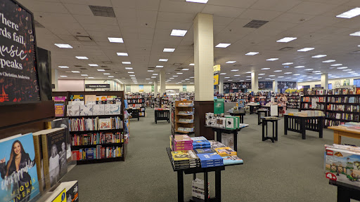 Book Store «Barnes & Noble», reviews and photos, 1446 N Litchfield Rd, Goodyear, AZ 85395, USA