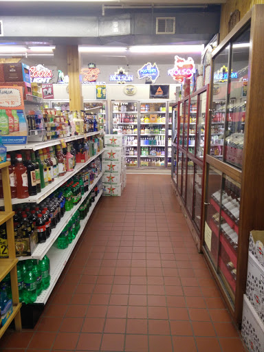 Liquor Store «Richards Wine & Spirits», reviews and photos, 175 Wolcott Square, Hyde Park, MA 02136, USA