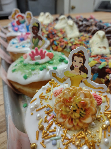 Coffee Shop «Donut King», reviews and photos, 151 Copeland St, Quincy, MA 02169, USA