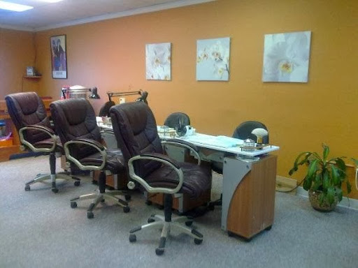 Nail Salon «Nail Beauty Salon (Threading & Henna Art)», reviews and photos, 9119 Reisterstown Rd, Owings Mills, MD 21117, USA