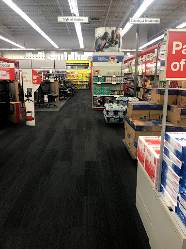 Office Supply Store «Staples», reviews and photos, 1104 W Broad St, Falls Church, VA 22046, USA