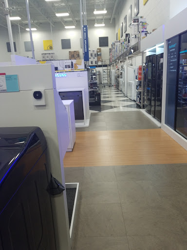 Electronics Store «Best Buy», reviews and photos, 2117 N Prospect Ave, Champaign, IL 61822, USA
