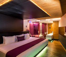 V Motel Boutique photo