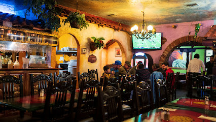 La Barca Restaurant - 2414 S Vermont Ave, Los Angeles, CA 90007