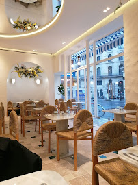 Atmosphère du Restaurant servant le petit-déjeuner La petite Bleue BRUNCH & COFFEE à Paris - n°18