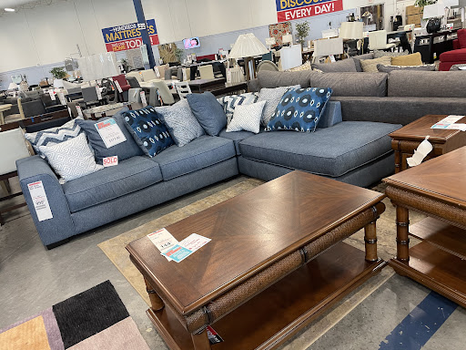 Outlet Store «Rooms To Go Outlet Furniture Store - Pearl River», reviews and photos, 63295 Old Military Rd, Pearl River, LA 70452, USA