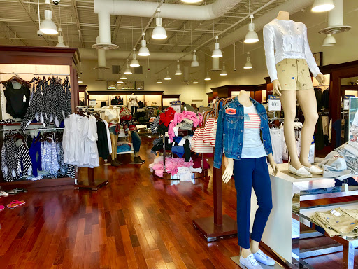 Shopping Mall «Taubman Prestige Outlets», reviews and photos, 17057 N Outer 40 Rd, Chesterfield, MO 63005, USA