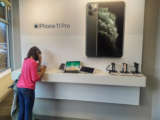 Cell Phone Store «Verizon», reviews and photos, 1201 Kings Hwy, Fairfield, CT 06824, USA