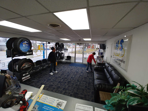 Auto Repair Shop «H & S Tire and Auto Center», reviews and photos, 302 E Pearce Blvd, Wentzville, MO 63385, USA