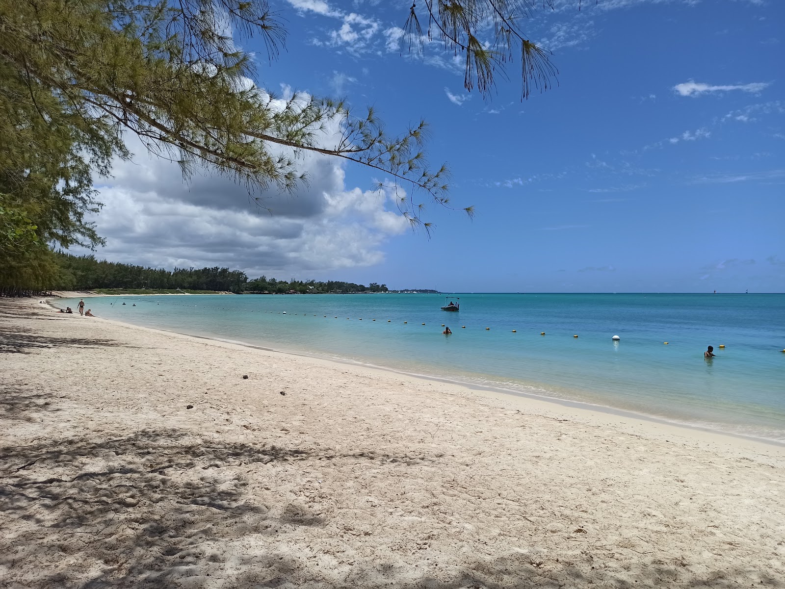 Foto di Spiaggia di Mont Choisy area servizi