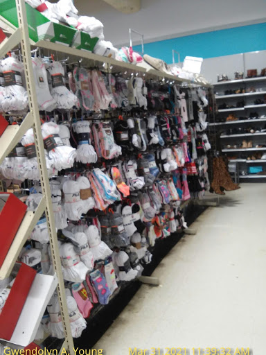 Clothing Store «Rugged Wearhouse», reviews and photos, 6096 Rose Hill Dr, Alexandria, VA 22310, USA