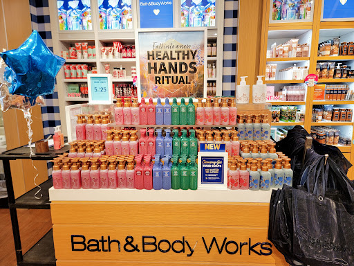 Shopping Mall «St. Louis Premium Outlets», reviews and photos, 18521 Outlet Blvd, Chesterfield, MO 63005, USA