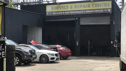 Takamo Autoclinic Mot Mechanics servicing body shop repair Centre London