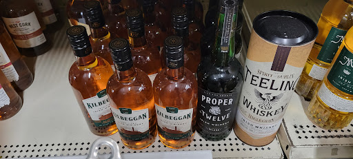 Liquor Store «Tenth Avenue Liquor Store», reviews and photos, 925 SW 10th Ave, Portland, OR 97205, USA